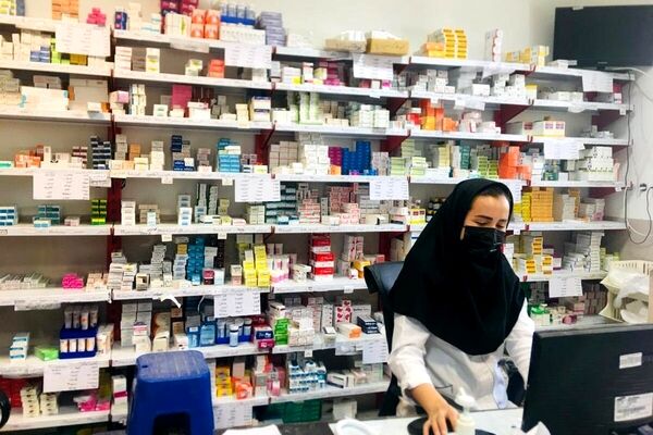 افزایش ماهانه ۶.۵ همت مطالبات داروخانه‌‌ها از دولت و بیمه‌ها