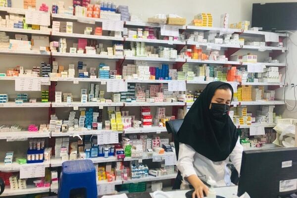 افزایش ماهانه ۶.۵ همت مطالبات داروخانه‌‌ها از دولت و بیمه‌ها