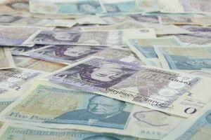 پوند انگلیس گران‌ترین ارز بازار شد
