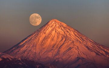تصویر واضح و شگفت انگیز قله دماوند از مرکز شهر تهران