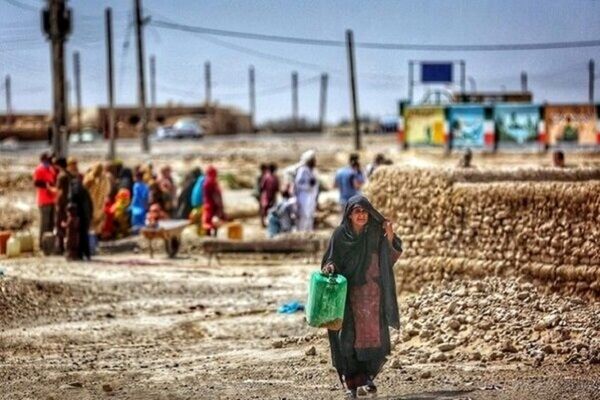 جان دادن زن بلوچ بعد از سه روز ایستادن در صف نفت!