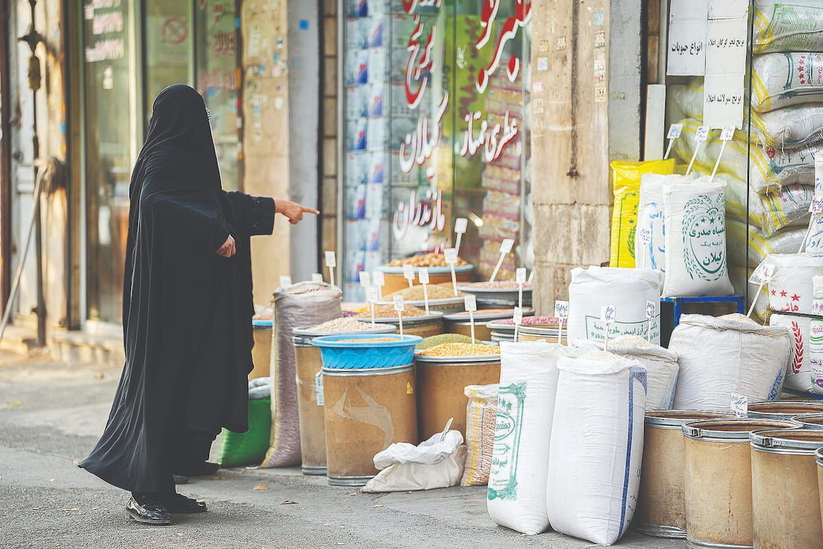 تامین مخارج دولت از جیب مردم/هزینه گرانی ارز را چه کسی می‌پردازد؟ 