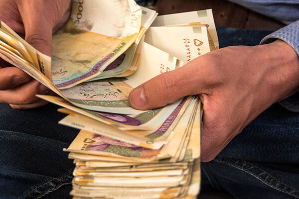 تعیین حداقل و حداکثر میزان قانونی عیدی/  کارگران در پایان سال چقدر عیدی می‌گیرند؟ 