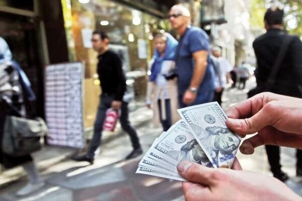 بازار دلار تحت تاثیر مذاکرات هسته‌ای/ پیش بینی قیمت دلار امروز 25 مرداد