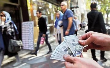 بازار دلار تحت تاثیر مذاکرات هسته‌ای/ پیش بینی قیمت دلار امروز 25 مرداد