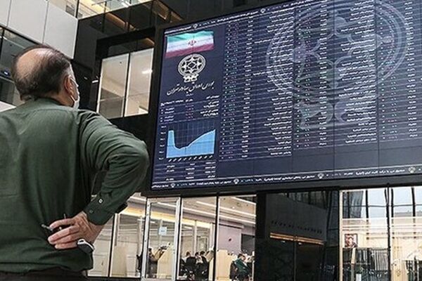 بازی متفاوت بورس در نیمه اول و دوم معاملات / شاخص به کانال 2و نیم میلیونی می‌رسد؟