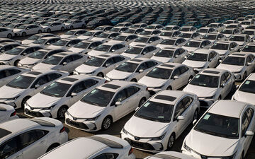 سود۶۴۰ همتی دلالان از لاتاری خودرو 