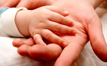 نوزادان ایرانی به جای شناسنامه "کارت ملی" دریافت می‌کند؟