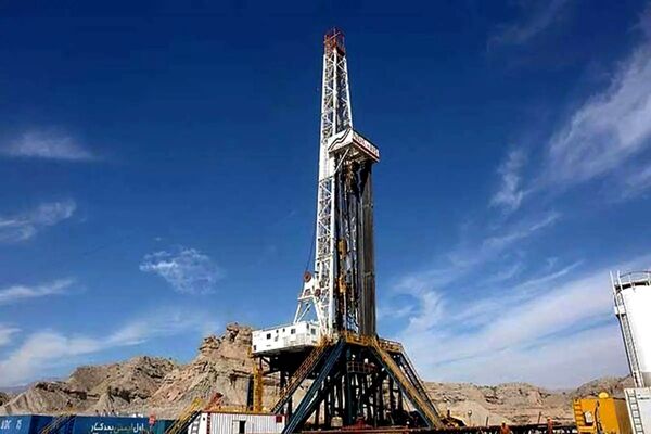 قرارداد 230 میلیون دلاری ستاد اجرایی فرمان امام در یاران / شرکت‌های خصوصی اکتشاف و تولید به ۷ شرکت افزایش یافت