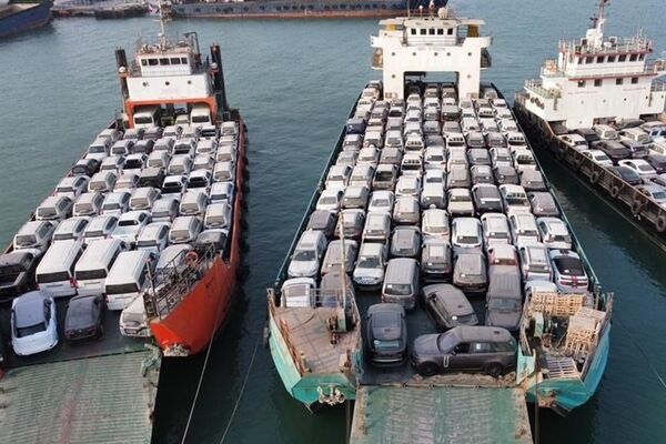 مجمع تشخیص مجوز واردات خودروهای کارکرده را داد / بازار همچنان بلاتکیف